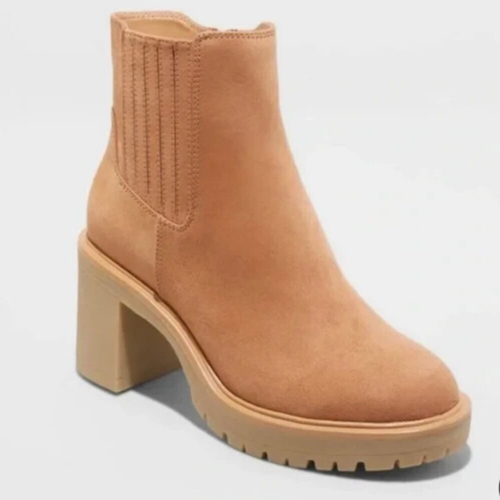 Universal Thread Katrina Tan Faux Suede Ankle Chelsea Boots, Size 9.5M